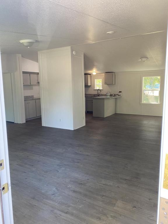 204 Logan Ln - Photo 2 of 8