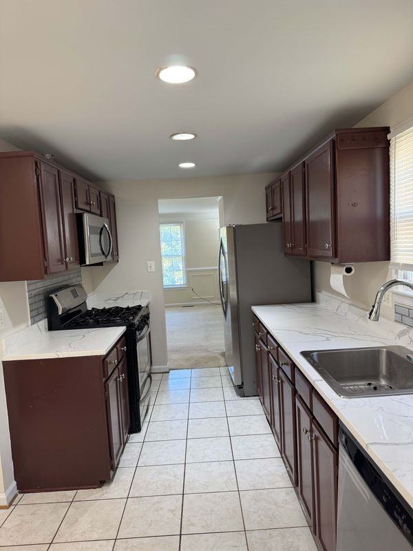 14458 Black Horse Ct - Photo 3 of 20