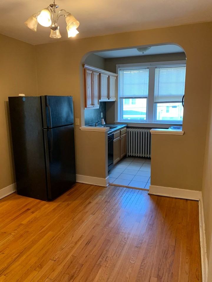 284 South Allen St - Photo 5 of 16