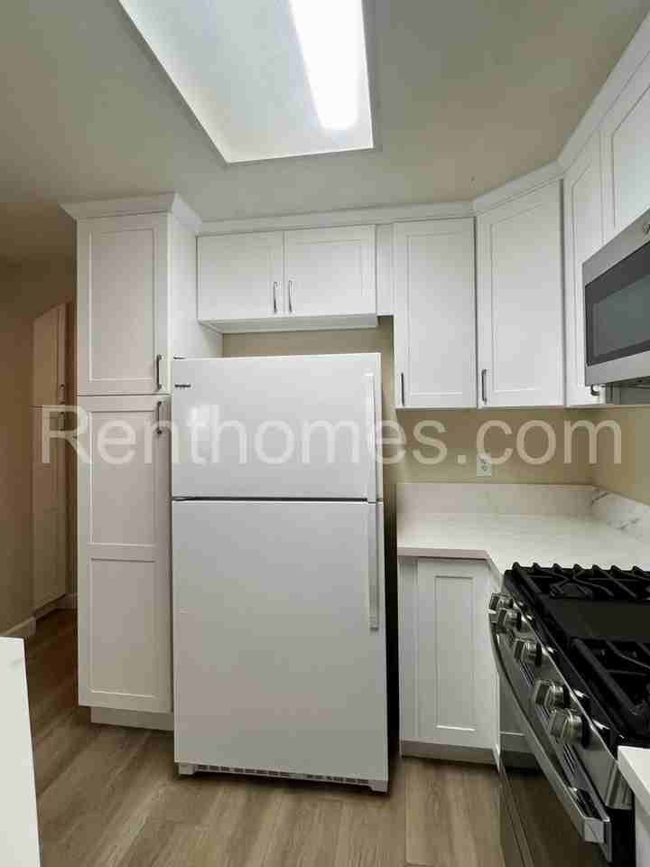 11881 Spruce Run Dr Unit A - Photo 7 of 28