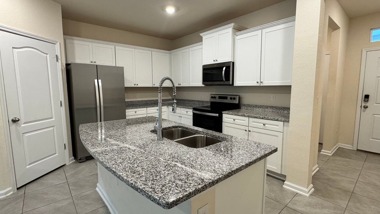 124 Pasadena Dr - Photo 5 of 18