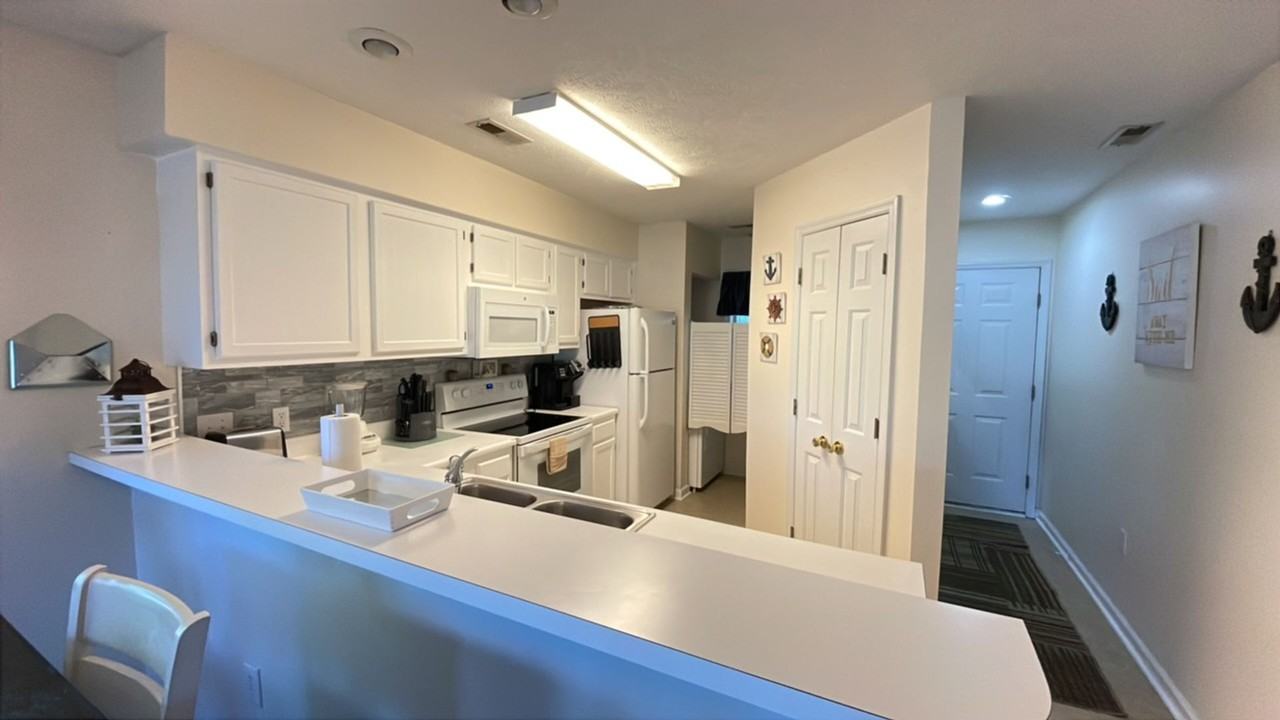 565 White River Dr #10C - Photo 7 of 9