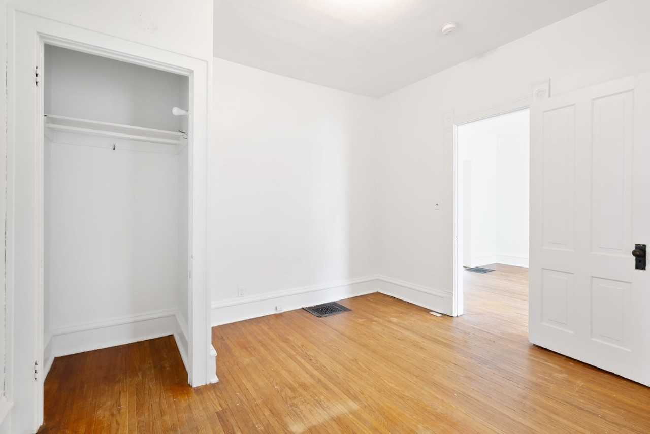 1120 Washington St - Photo 2 of 18