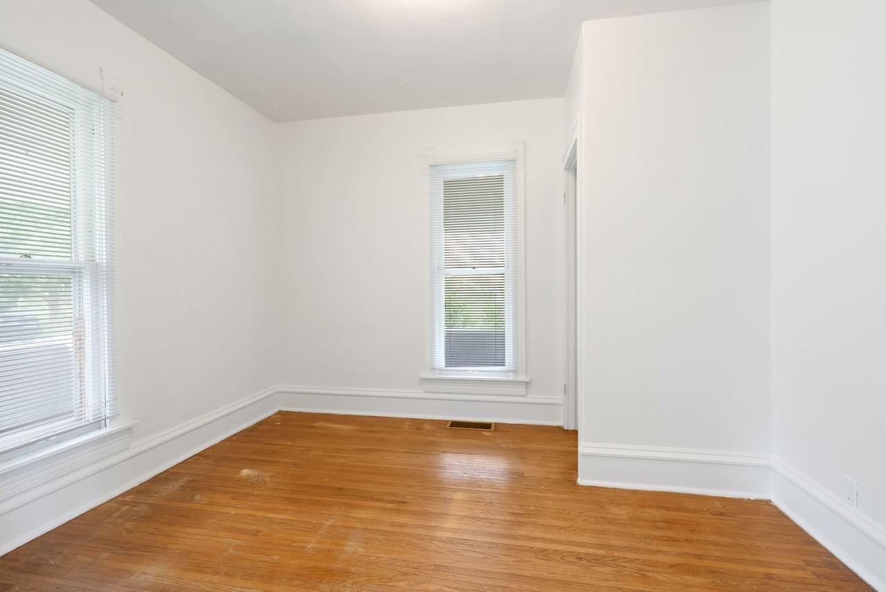 1120 Washington St - Photo 3 of 18