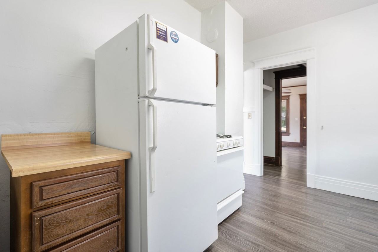 109 W 12th St - Photo 3 of 16