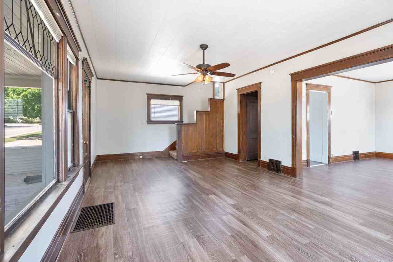 109 W 12th St - Photo 4 of 16