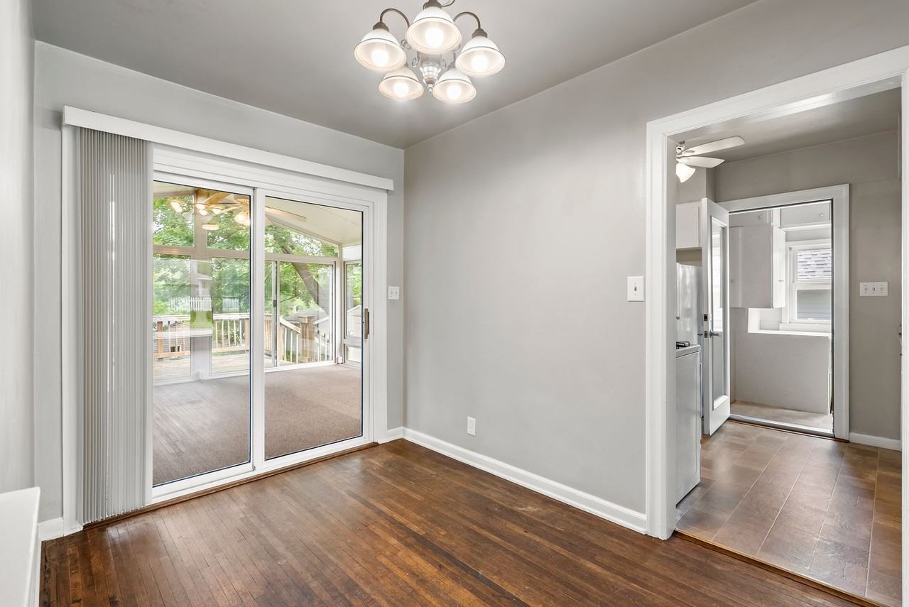 915 W 9th St - Photo 7 of 29