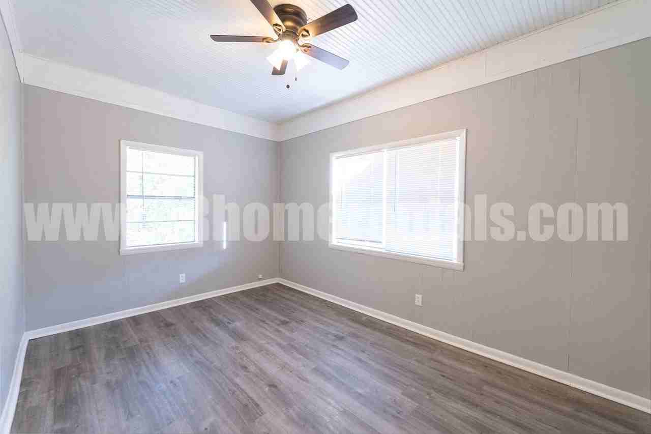 278 Hall St - Photo 3 of 13