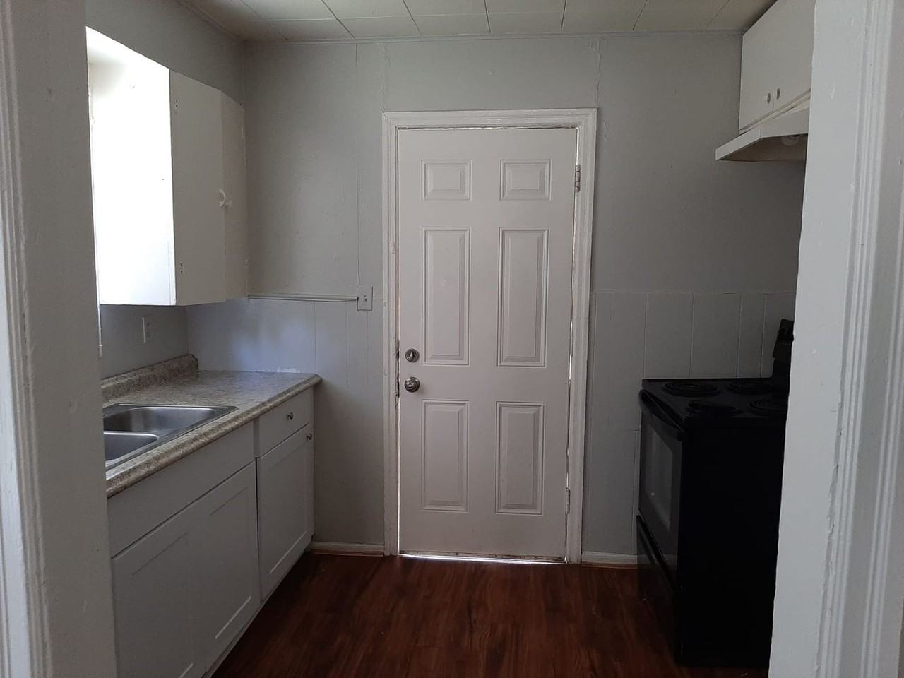 2314 Pacific St - Photo 3 of 14