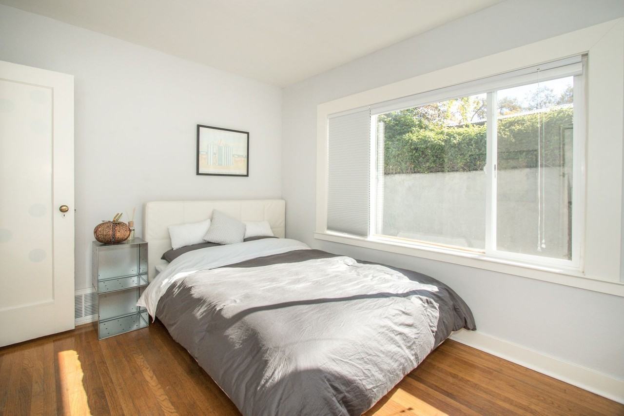 960 Hutchinson Ave - Photo 7 of 11