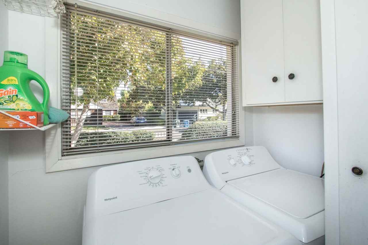 960 Hutchinson Ave - Photo 6 of 11