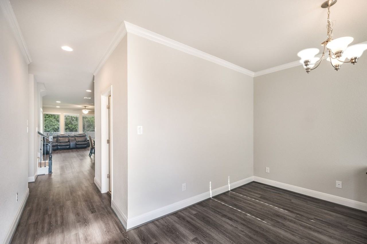 12222 Chena Lk - Photo 4 of 32