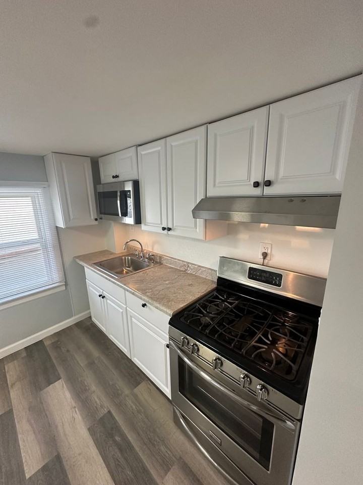 1500 Centre Ave - Photo 2 of 17