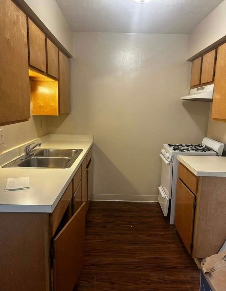 Hillview appartments 1906 - Photo 2 of 6