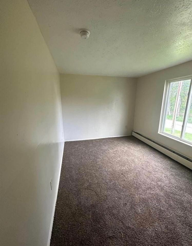 Hillview apartments 1900 - Photo 3 of 4