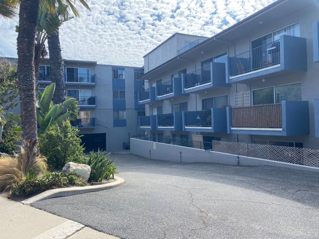 319 Palos Verdes Blvd - Photo 3 of 6