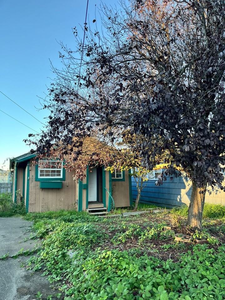 855 Myrtle Ave - Photo 2 of 8