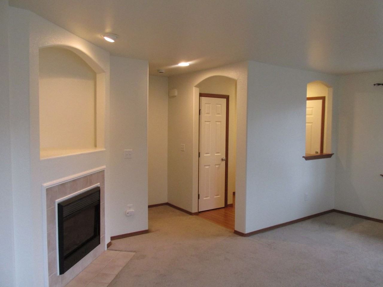 300 Helen St - Photo 2 of 19