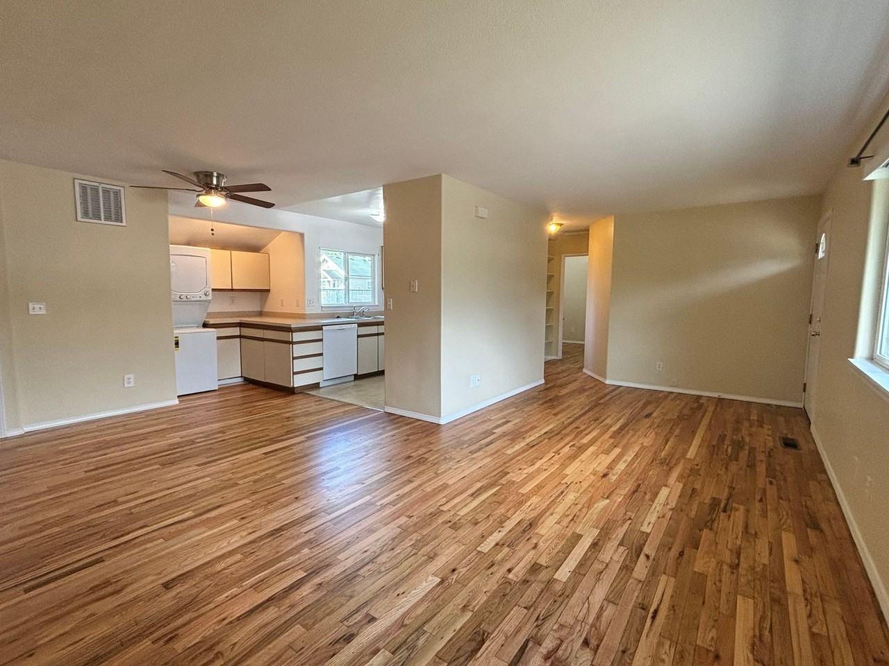 5109 Se 84th Ave - Photo 3 of 18