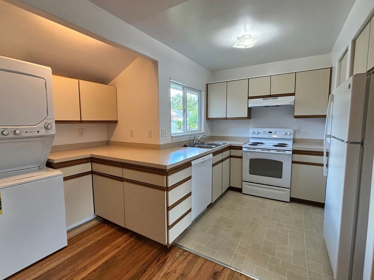 5109 Se 84th Ave - Photo 5 of 18
