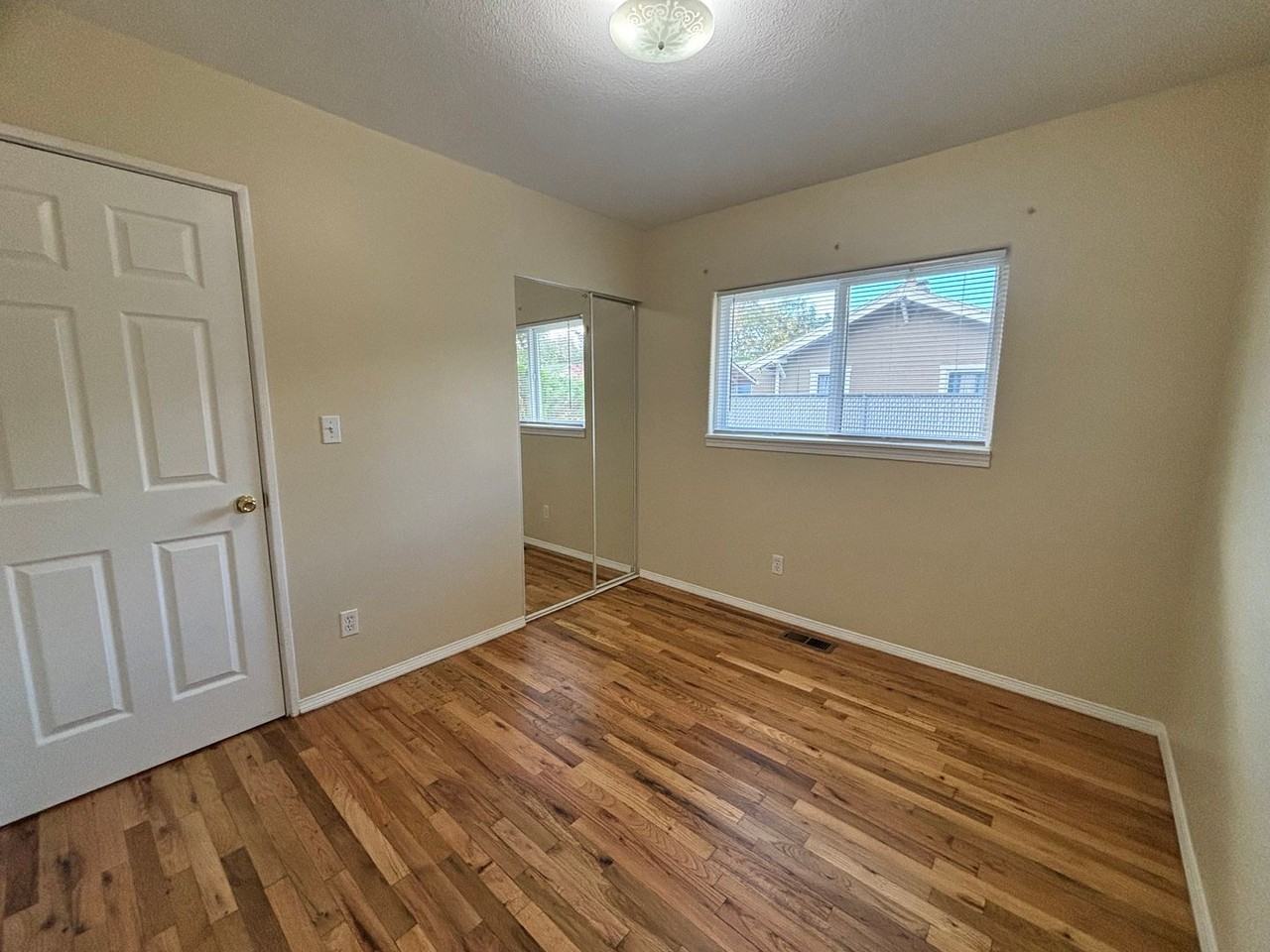 5109 Se 84th Ave - Photo 6 of 18