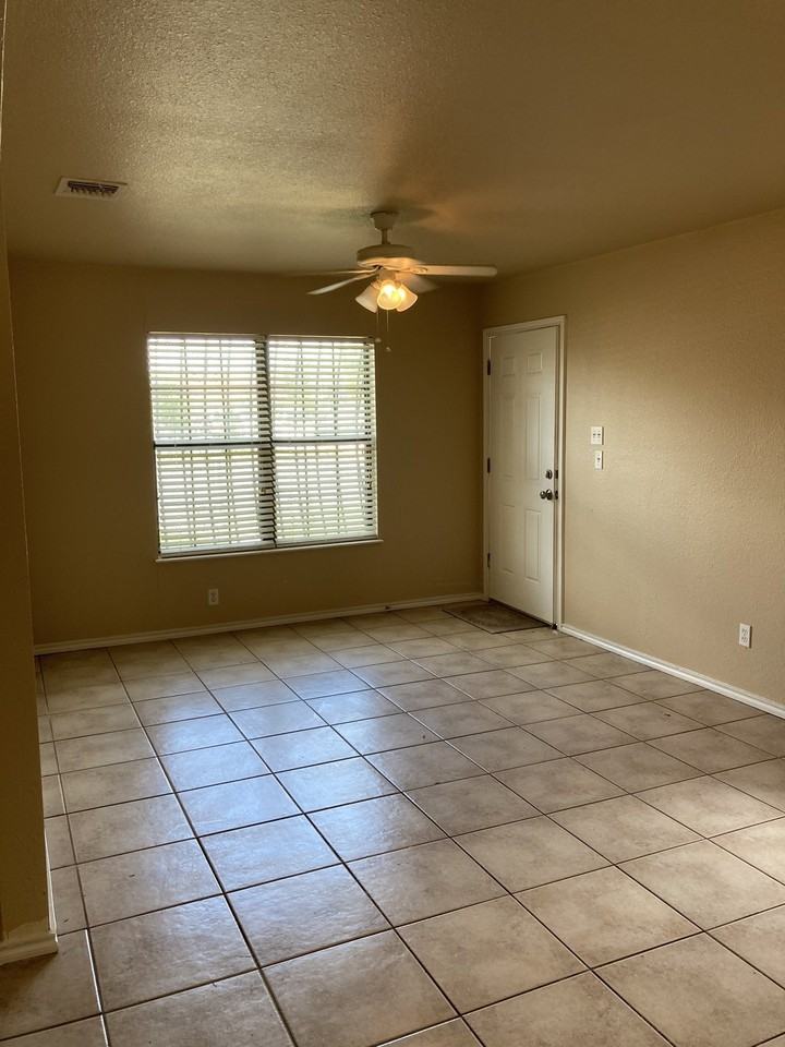 6358 W Commerce St - Photo 5 of 15