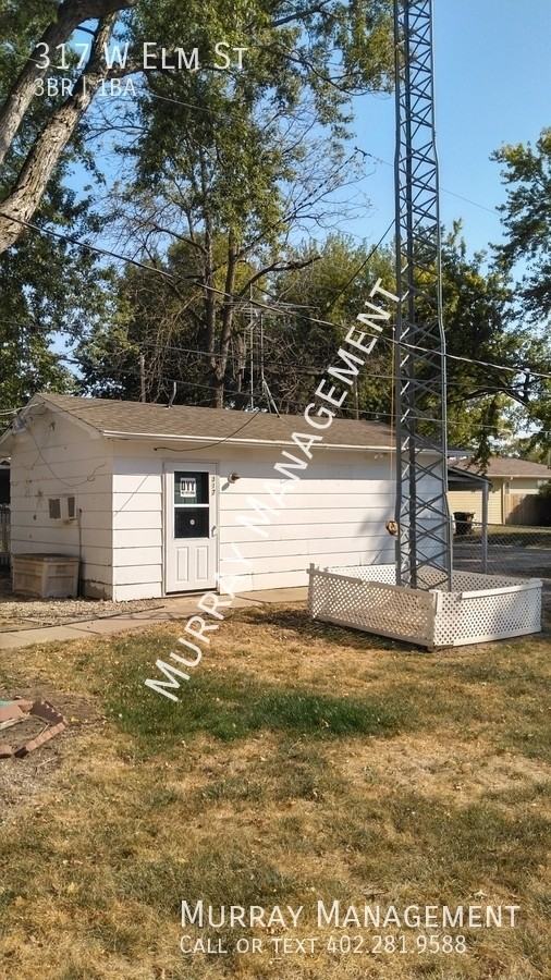 317 W Elm St - Photo 2 of 21