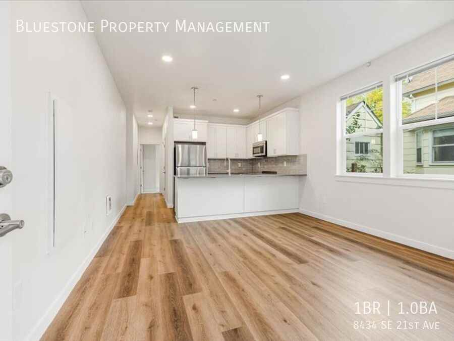 8434 Se 21st Ave - Photo 2 of 24