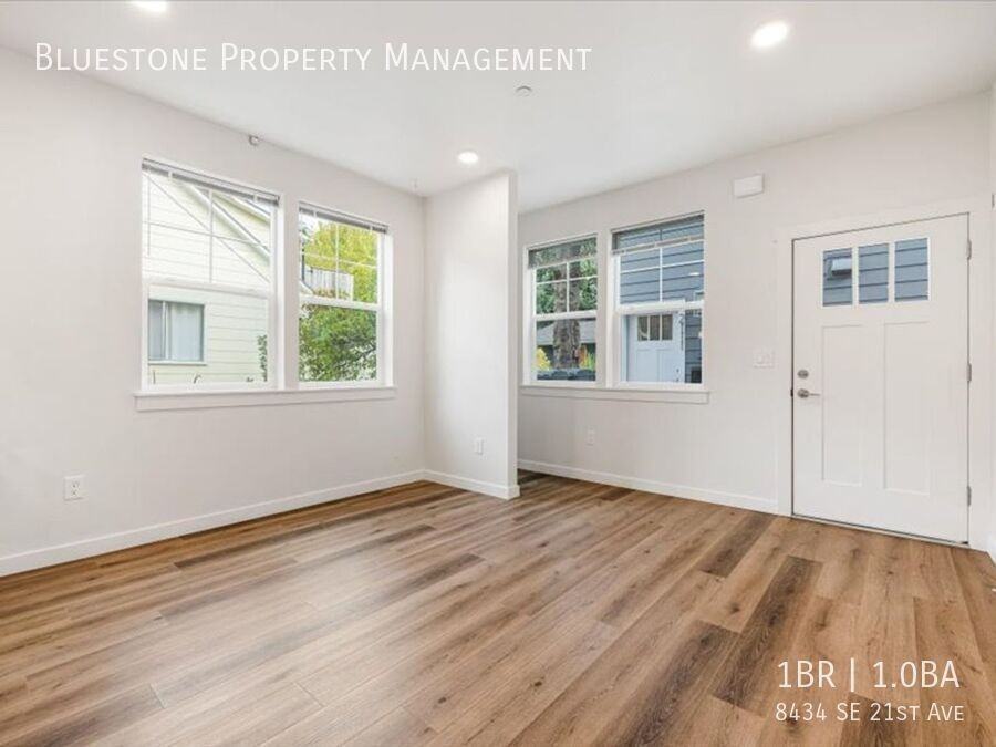 8434 Se 21st Ave - Photo 3 of 24