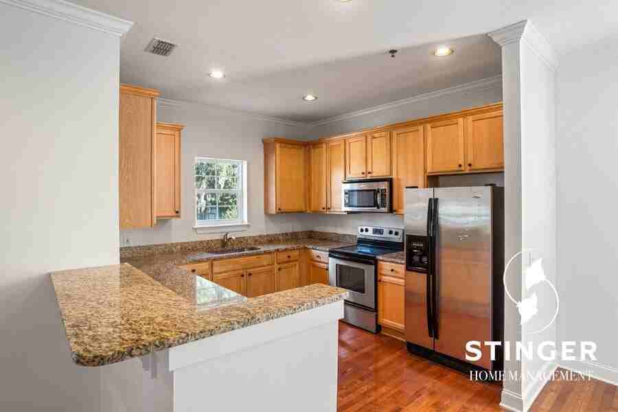 832B Paris Ave - Photo 2 of 27