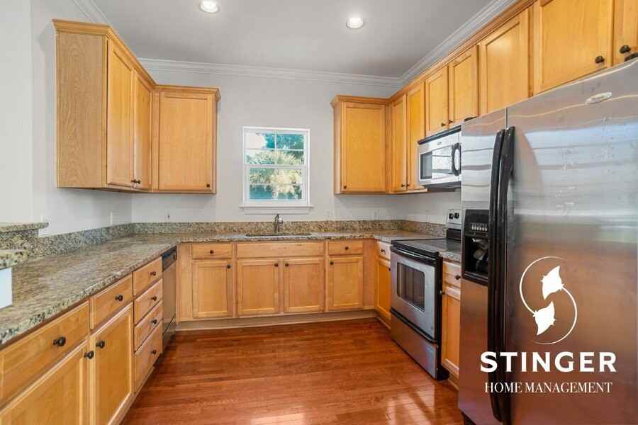 832B Paris Ave - Photo 3 of 27