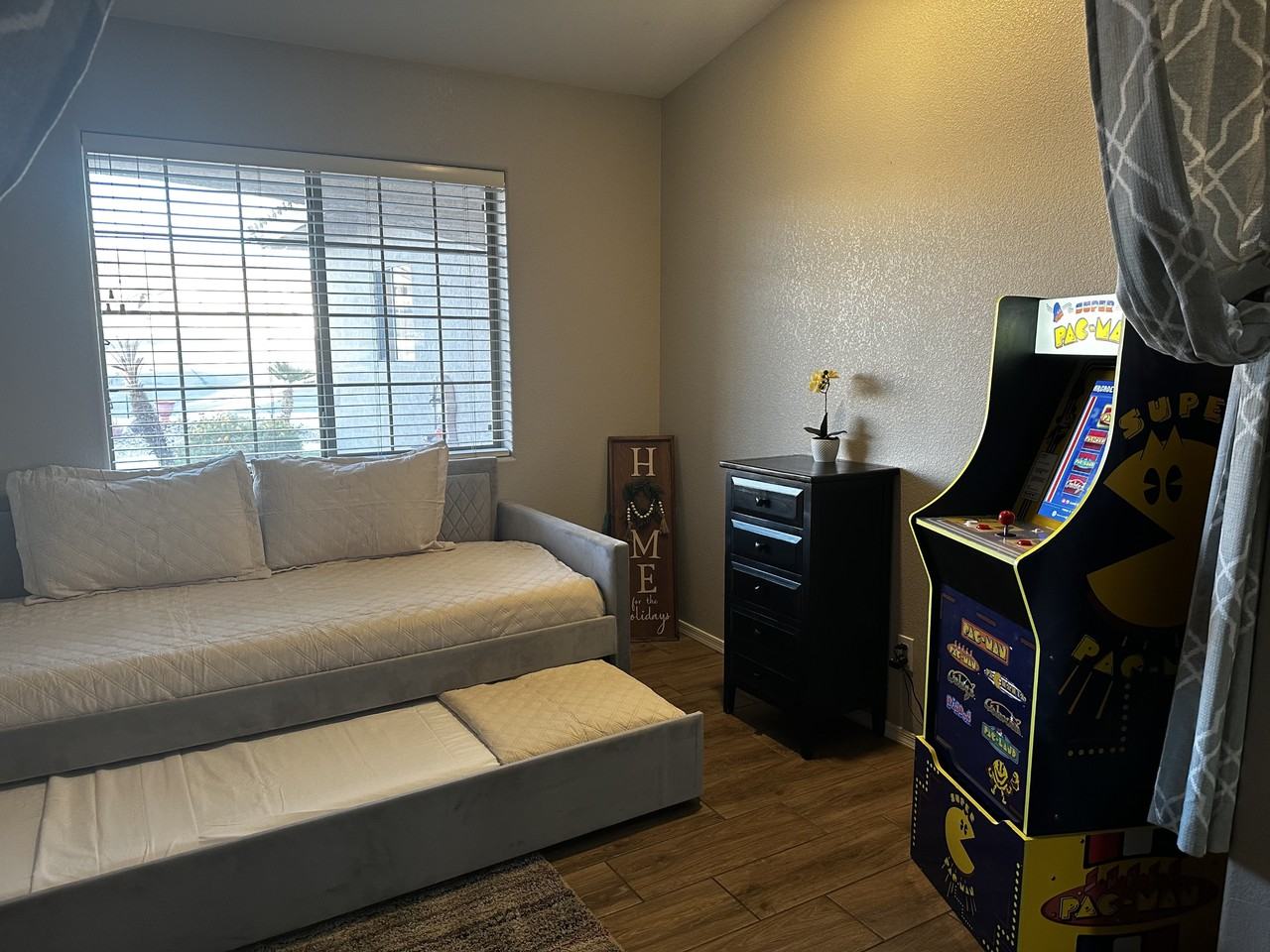 911 Pueblo Dr #NA - Photo 2 of 50