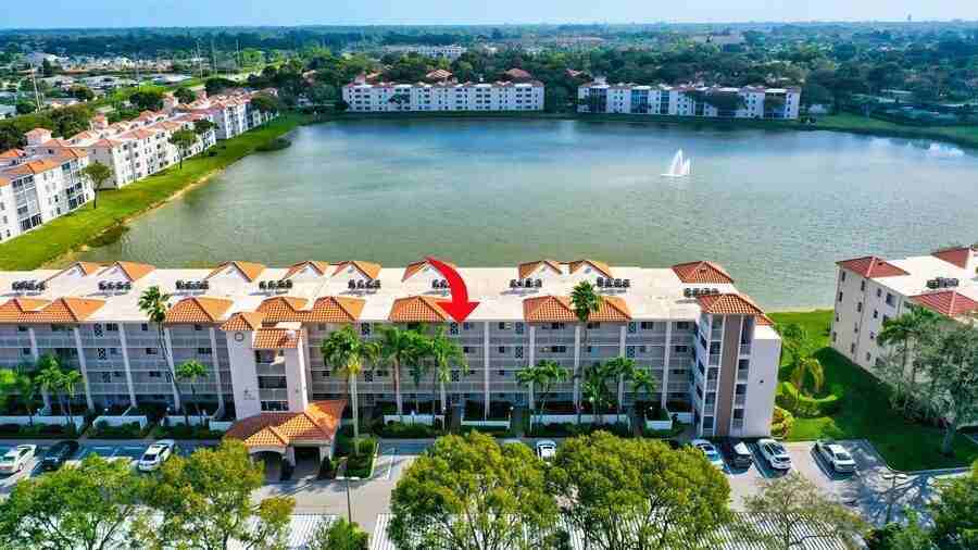 14096 Huntington Pointe Dr #407 - Photo 2 of 32