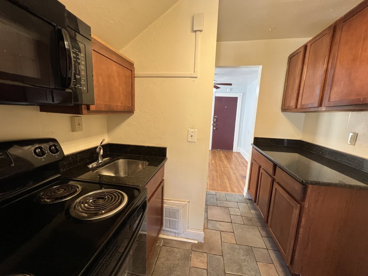 922 South State Street, Ann Arbor, MI 5, Ann Arbor, MI 48104 Studio