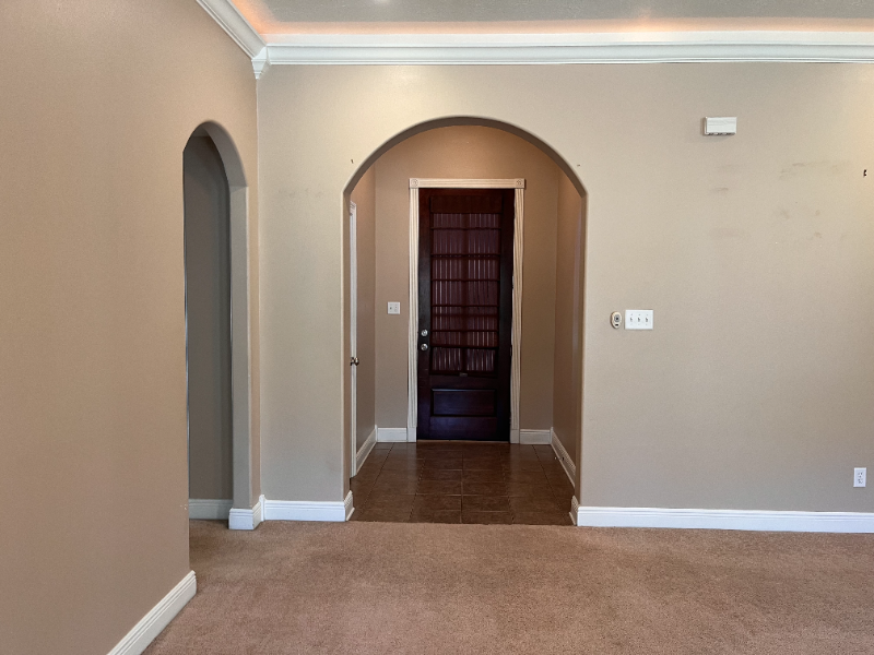 117 W Tyler Ln - Photo 2 of 28