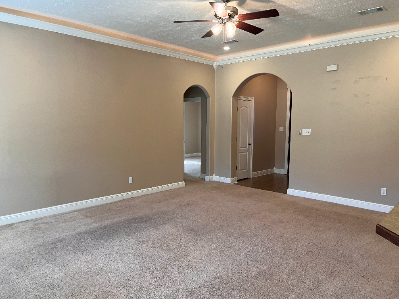117 W Tyler Ln - Photo 3 of 28