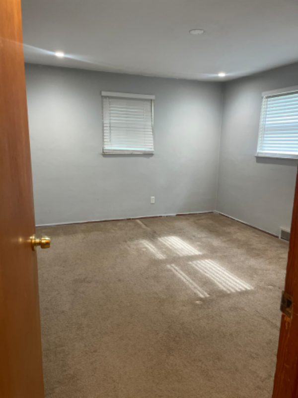 165 Suncrest Dr - Photo 3 of 13