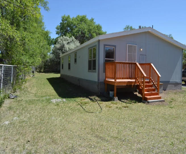 328 Lopez Rd Se - Photo 2 of 7