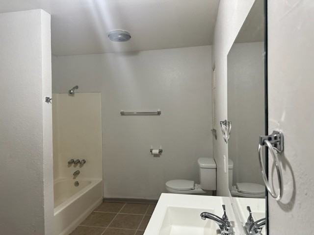 3rd St. Apartments - Photo 2 of 7