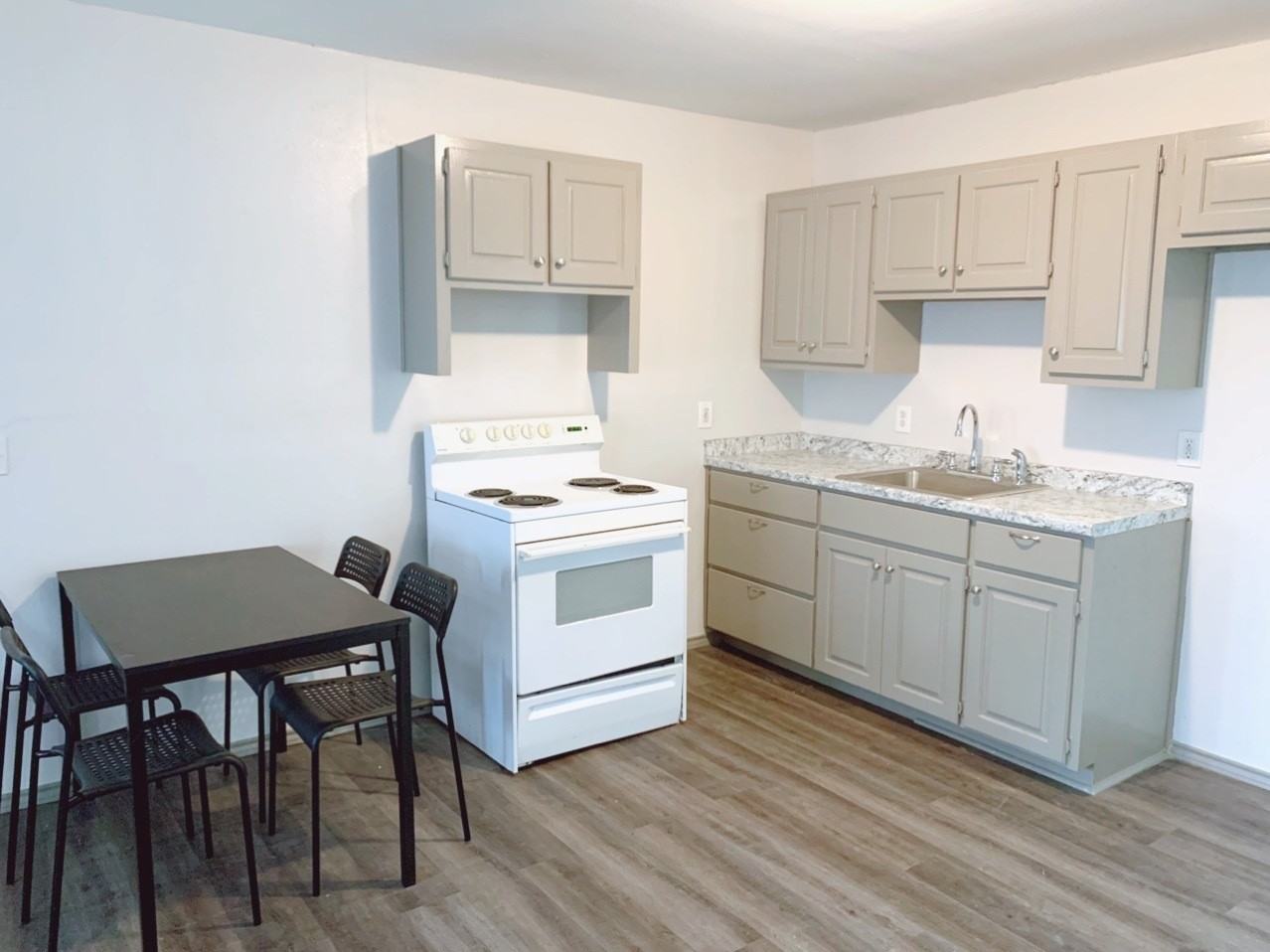 Shiloh Apartments - Photo 2 of 3