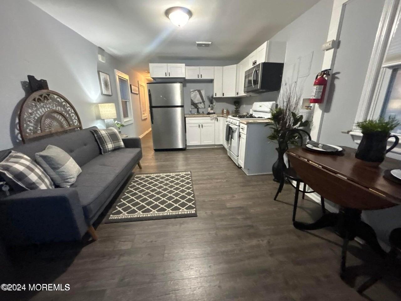 96 Raritan Ave - Photo 2 of 10