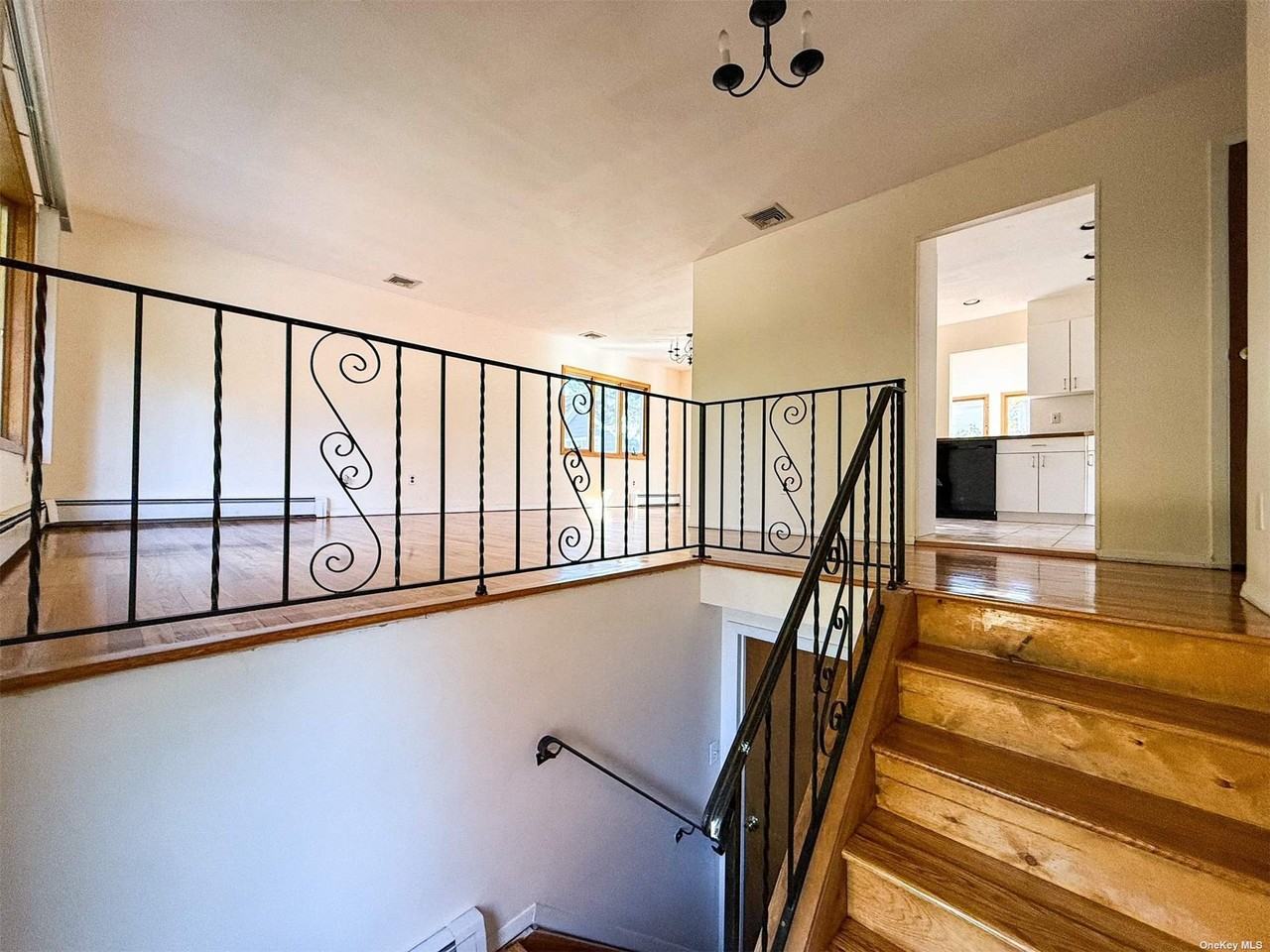 77 Magnolia Dr - Photo 2 of 18