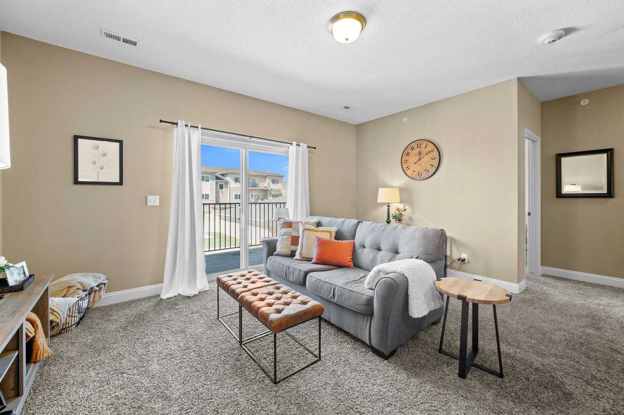 Cascades at Jordan Creek - Photo 4 of 50