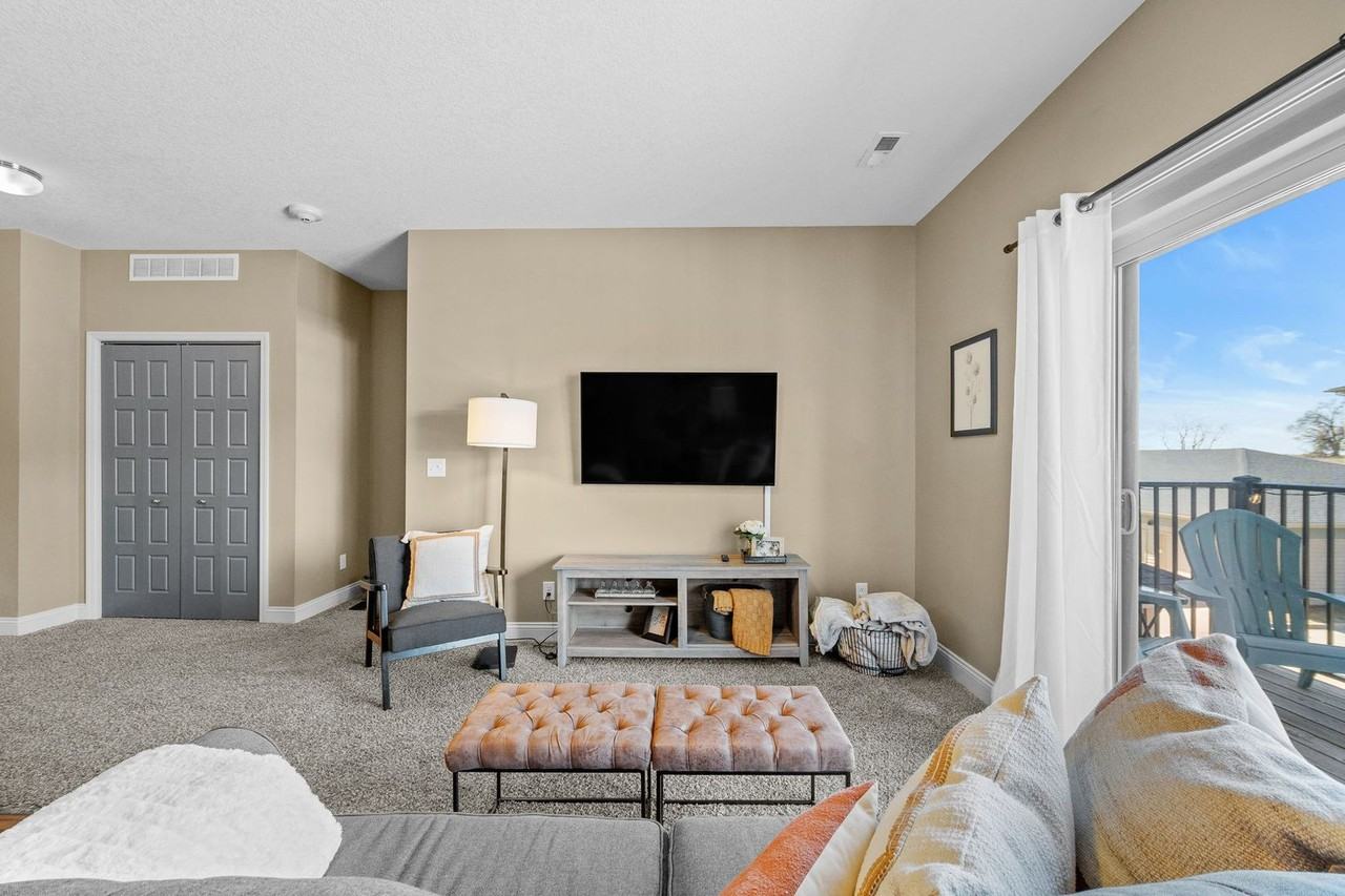 Cascades at Jordan Creek - Photo 7 of 50