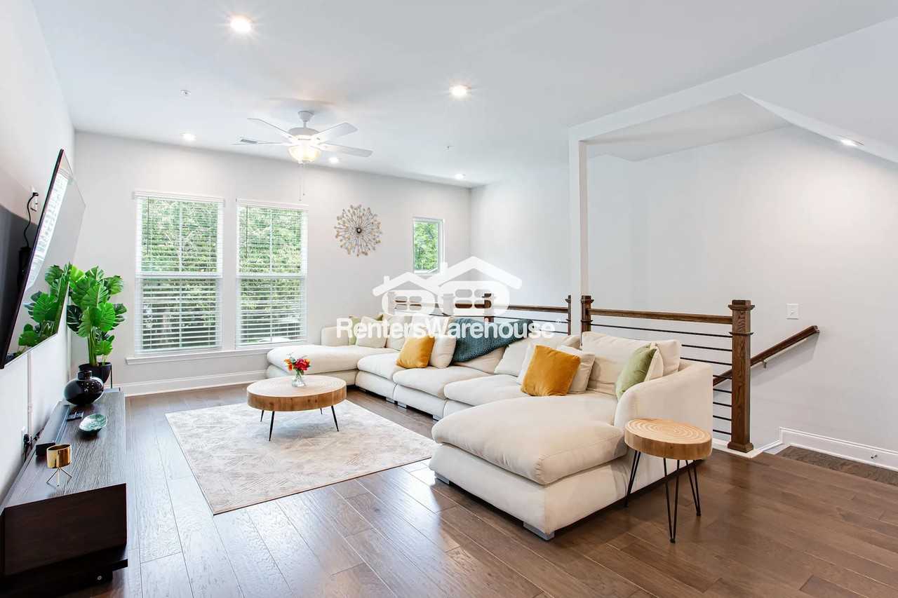 2545 Astaire Ct Nw - Photo 3 of 50