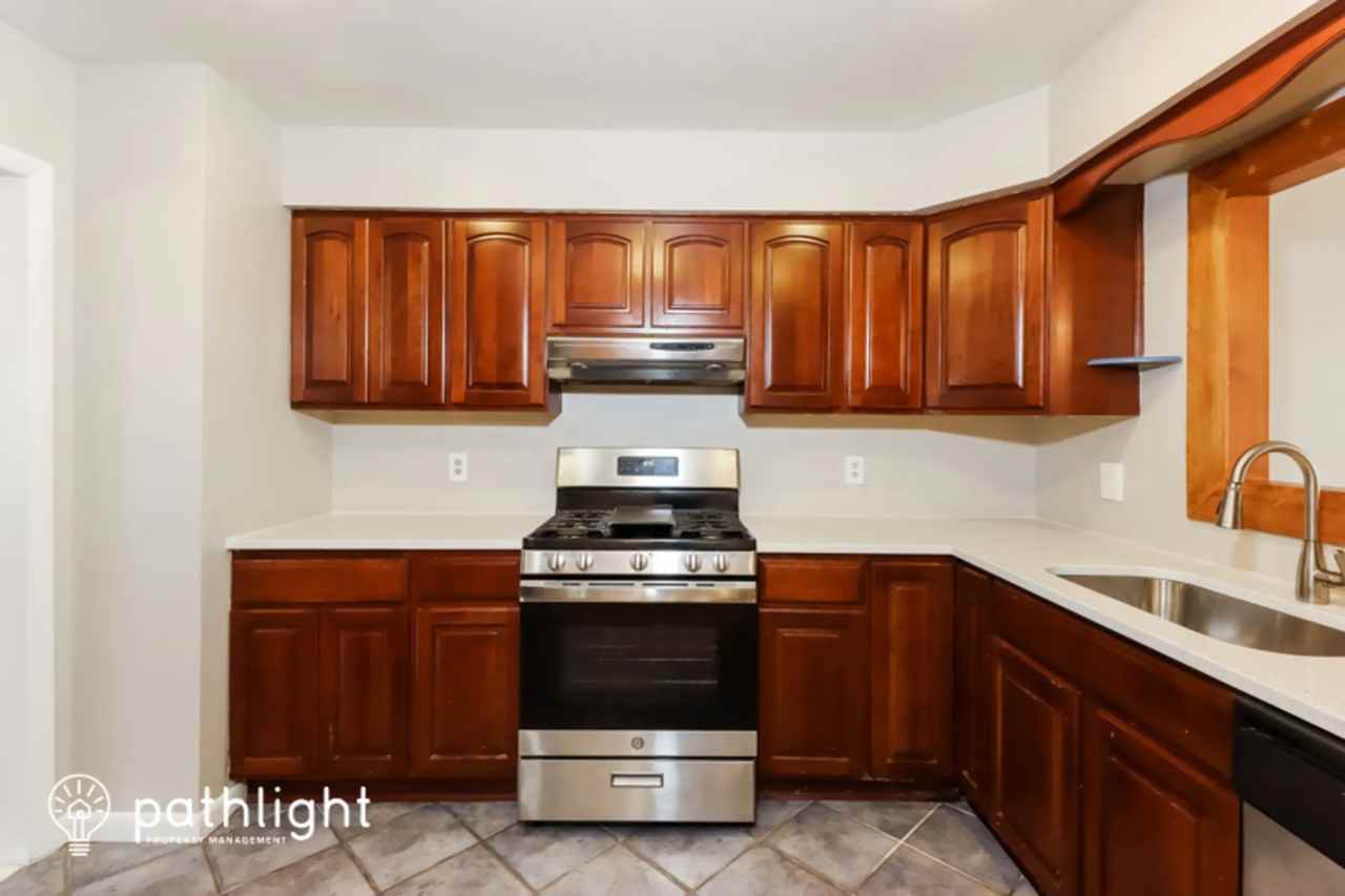 3608 Endsley Pl - Photo 3 of 18