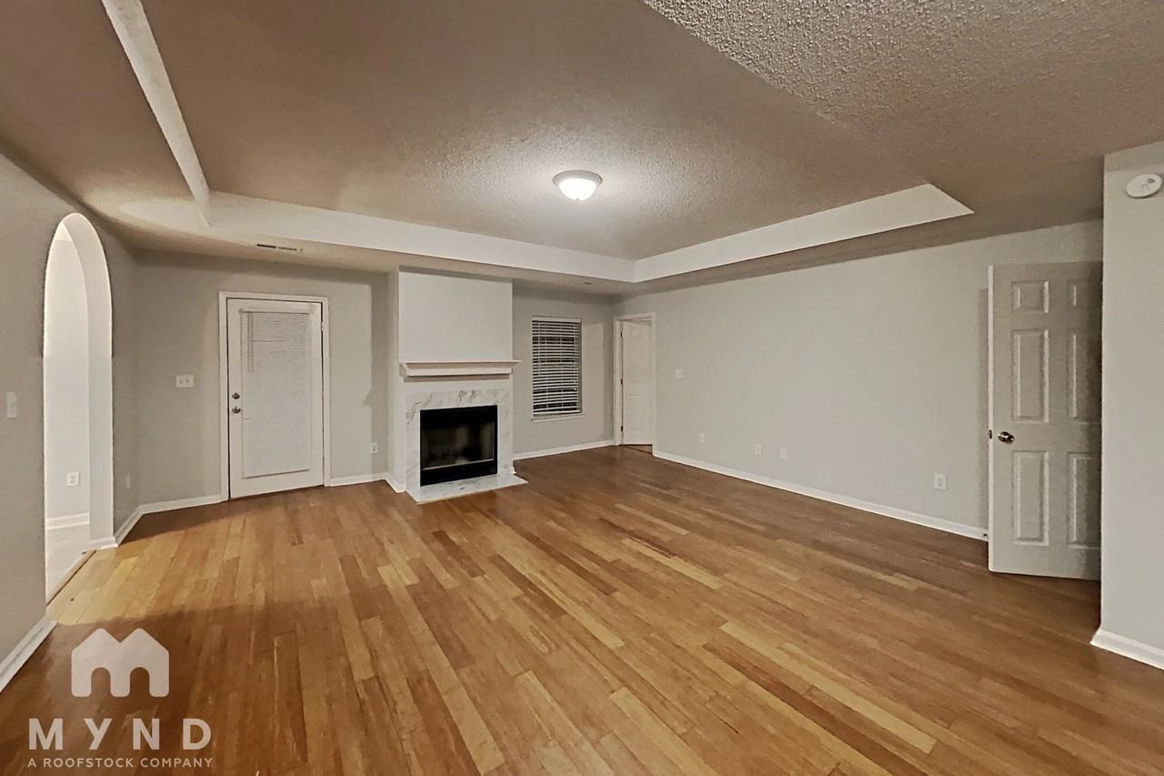 4433 Canterbury St - Photo 2 of 18