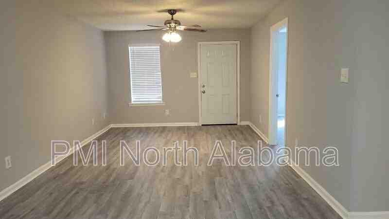 201 8th Ave Sw #A - Photo 2 of 13