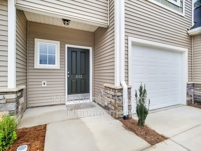 832 Stonebriar St - Photo 4 of 41