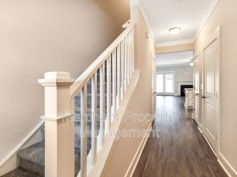 832 Stonebriar St - Photo 5 of 41